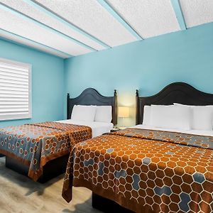 Queen Room Two Queen Beds